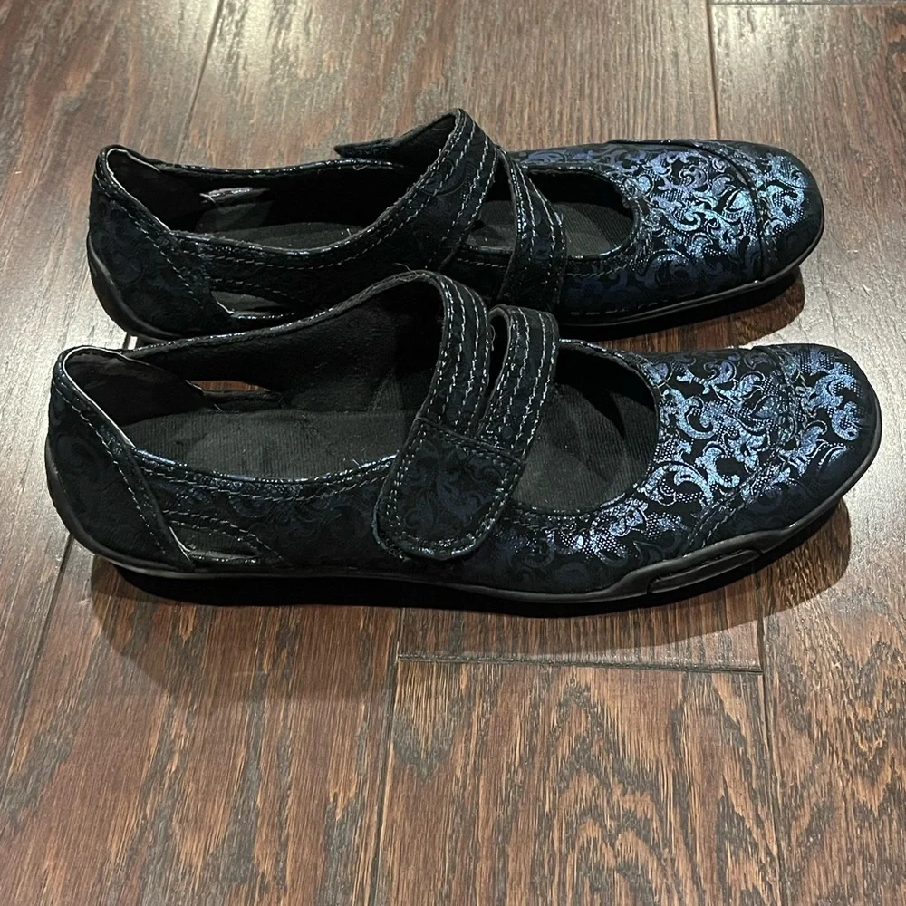 Ros Hommerson Womens Chelsea Blue Jacquard Leather Size 12 SS